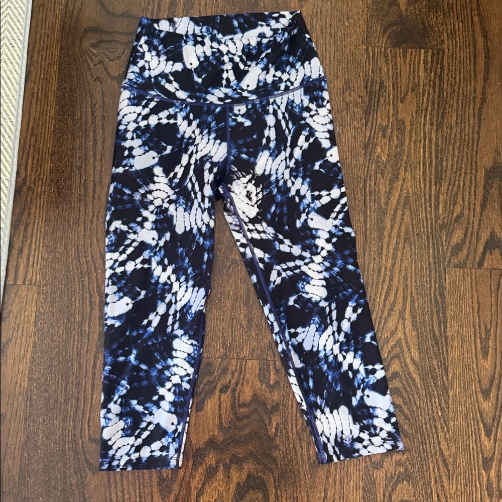 Wear it to heart cropped leggings